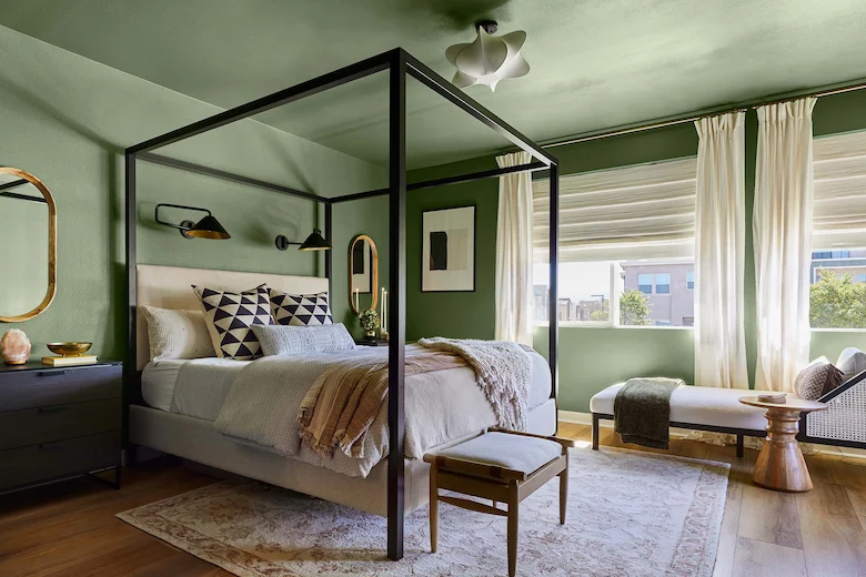 a picture of nice bedroom decoration