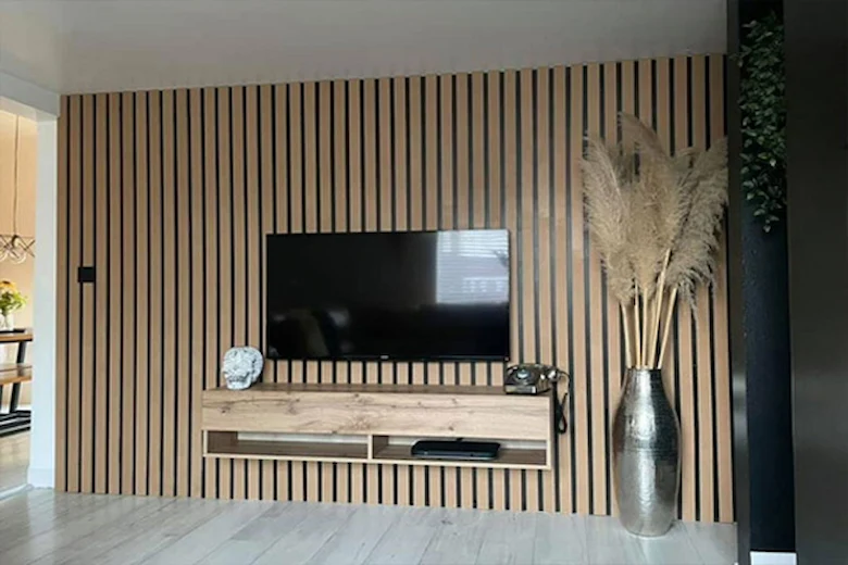 image of a wooden thermowall