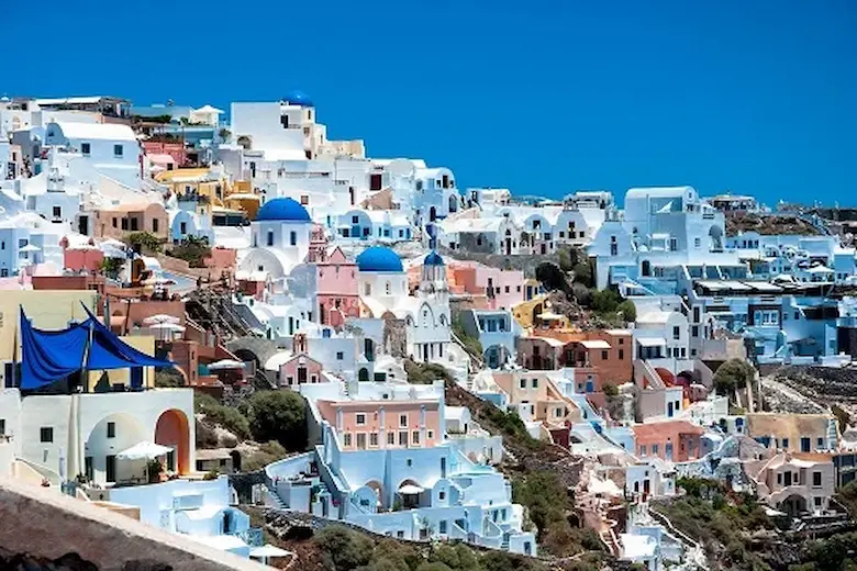 renting a house in greece