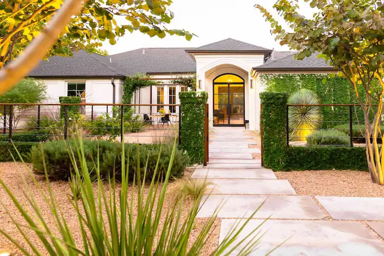 a picture of outdoor decoration