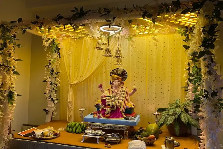 a picture of Ganapati decoration