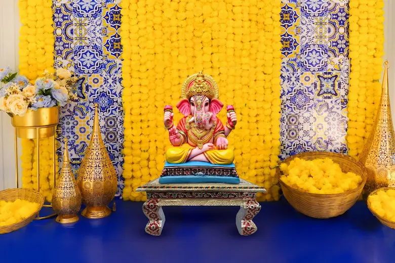 a picture of Ganapati decoration