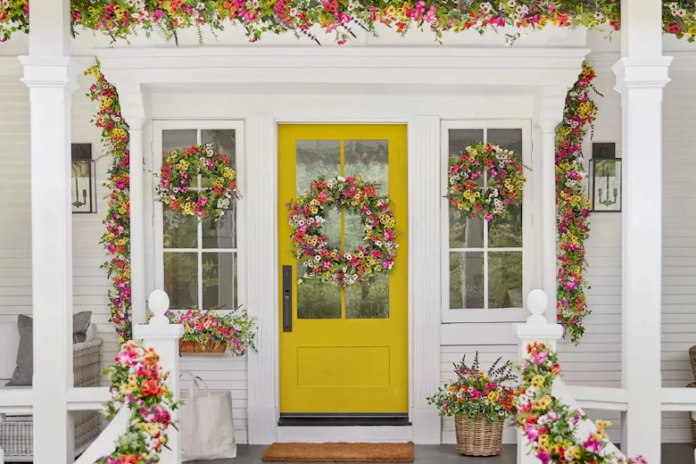 a picture of Decoration with flowers