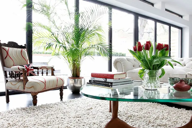 a picture of Decoration with flowers