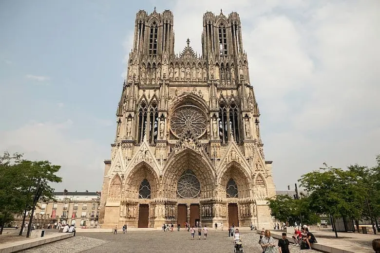 a picture of Reims Cathedral